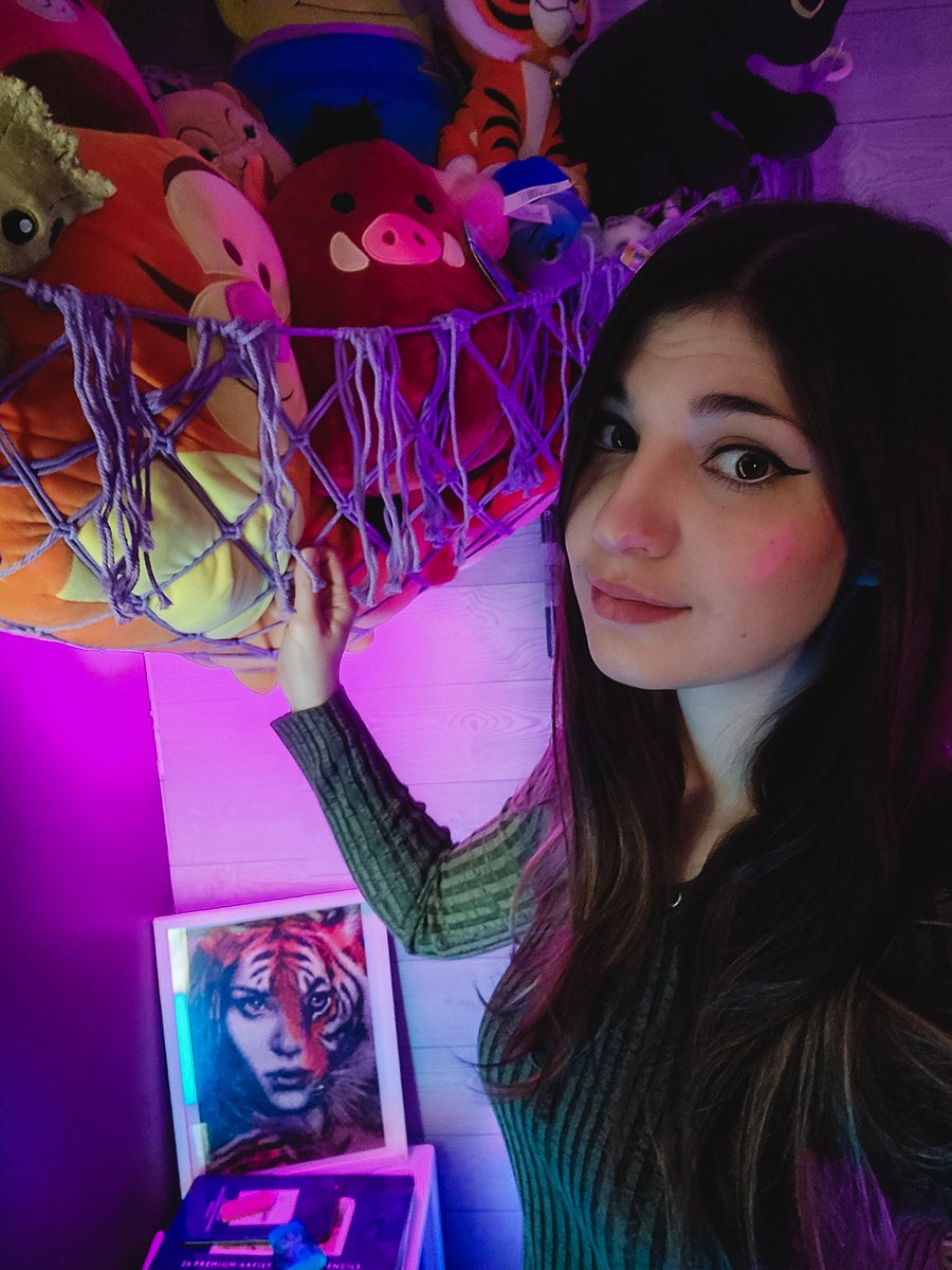 Sh0wTig3r's tweet photo. We are back at it again with some Kingdom Hearts 1.5! Today's goal is to finally take down Riku after a little bit of grinding. 

We are SO CLOSE to finishing our 2nd playthrough. Will we complete it today?

Live at 10:30am EST💜

🔗 in comments https://t.co/Uz7ZqhYF17