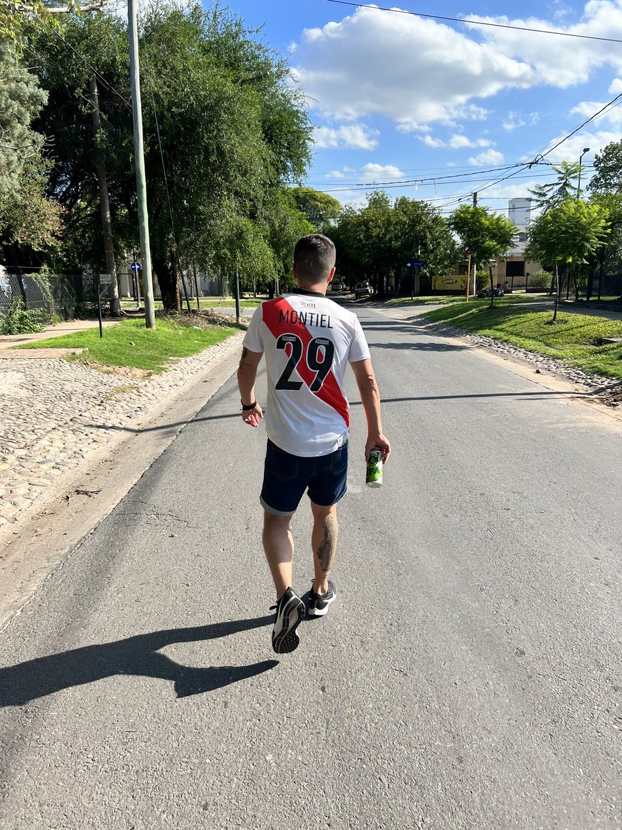 Sebacarp33's tweet photo. 📍 #Neuquen —-> 📍 #Monunental #VueltaACasa https://t.co/4elCCSFH7W
