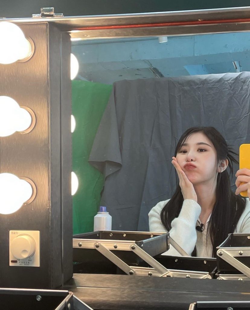 Happy birthday my girl💗
I hope you have a very happy birthday and wishing you all the best🫂💗
Sinh nhật vui vẻ nhé bé gấu của em💗
#HAPPYCHAEYEONDAY 
#겨울의선물_채연이의생일을축하해
#Happy_chaeyeonday
#이채연 #LEECHAEYEON