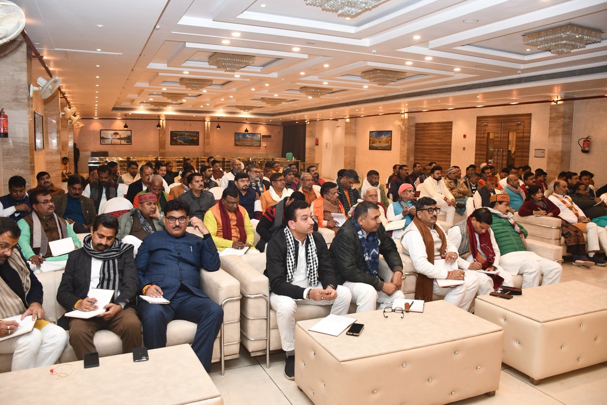 TawdeVinod's tweet photo. श्रीराम जन्मभूमि अयोध्या नगरी भक्तों के स्वागत के लिए पूरी तरह तैयार है। कुछ दिनों में ही भक्तों को रामलला के आशीर्वाद प्राप्त होंगे।

#Ayodhya #ShriRamMandir https://t.co/S2zXYjc0d6