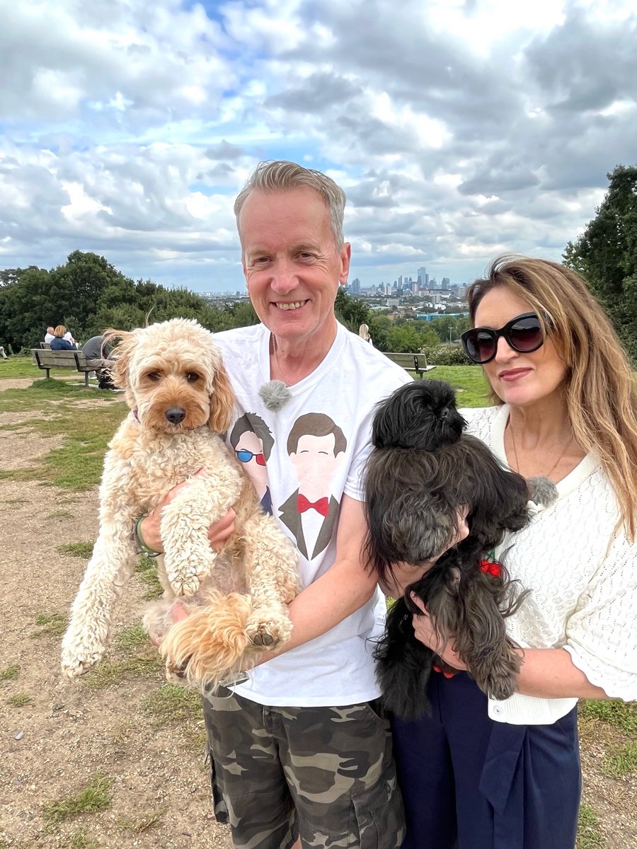 Divine_Miss_Em's tweet image. This week’s Walking the Dog is now up with one of my all time favourite humans @FrankOnTheRadio⁩ and his ridiculously adorable dog Poppy! 

Listen now - wherever you get your pods (link in bio) 🐶🎧