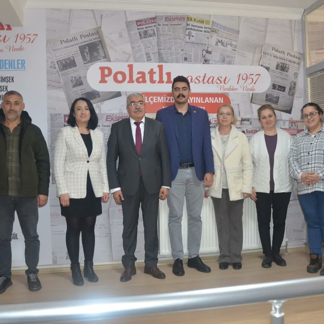 PolatliC's tweet photo. 10 Ocak Çalışan Gazeteciler Günü vesilesiyle İlçe Başkan Vekilimiz Melih ÇINAR ile beraber İlçe Yöneticilerimiz Duatepe Gazetesi, İstiklal Gazetesi, Polatlı Postası, POHA Haber ve RADYO Hür'ü ziyaretlerde bulunduk. https://t.co/zHxmxhZzF6