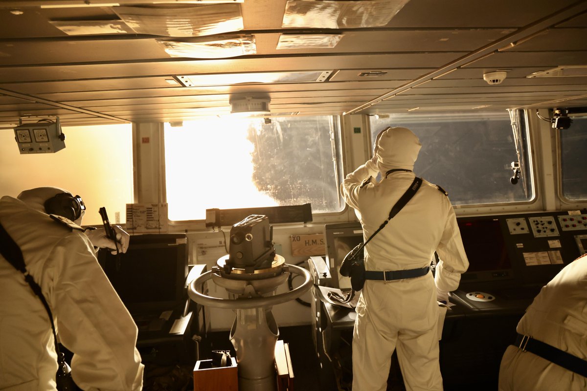 Royal Navy tweet media