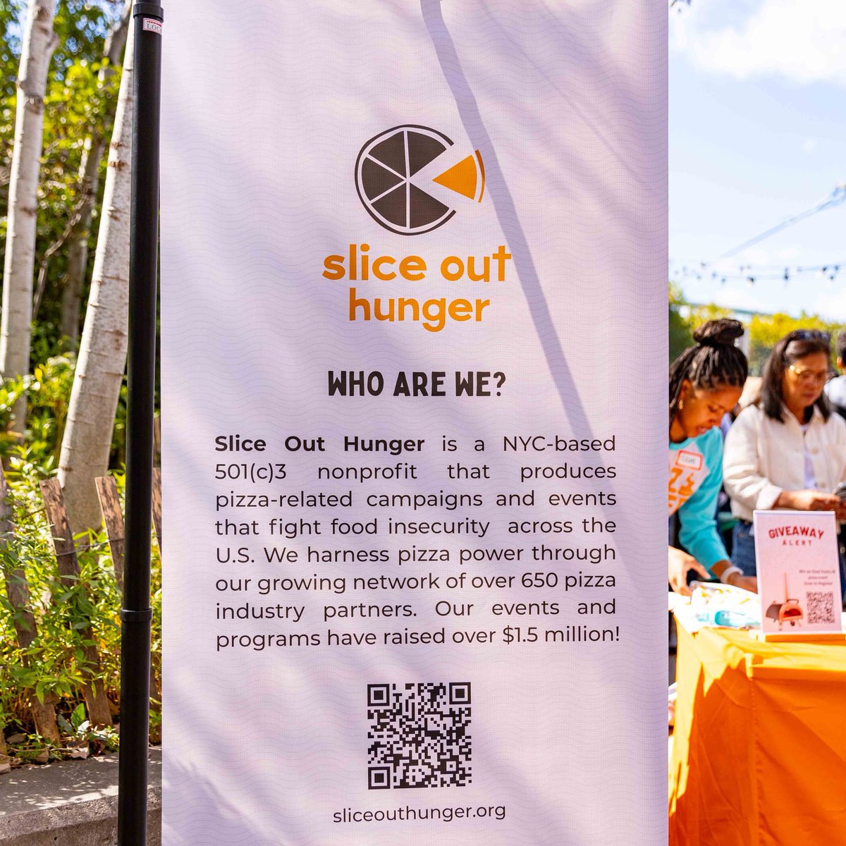 SliceOutHunger's tweet photo. #SliceOutHunger is on the frontlines to fight hunger nationwide! Our secret to success? The power of our collective pizza obsession🍕🤩 We team up with #pizzerias, pizzaiolo, and pizza lovers to erase food insecurity in every state! Get involved now 👉 https://t.co/dzFe6i6x7X https://t.co/VAolofxgmY