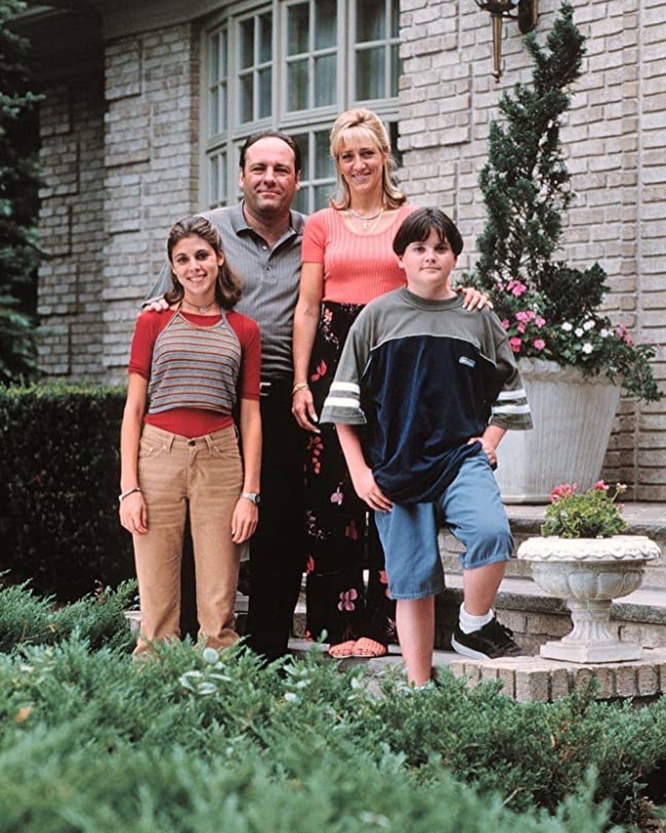 TheSopranosQ's tweet photo. 25 years ago today, TV changed forever. What is your favorite scene from the Pilot episode? #TheSopranos25Years https://t.co/l9XMGKdZ24