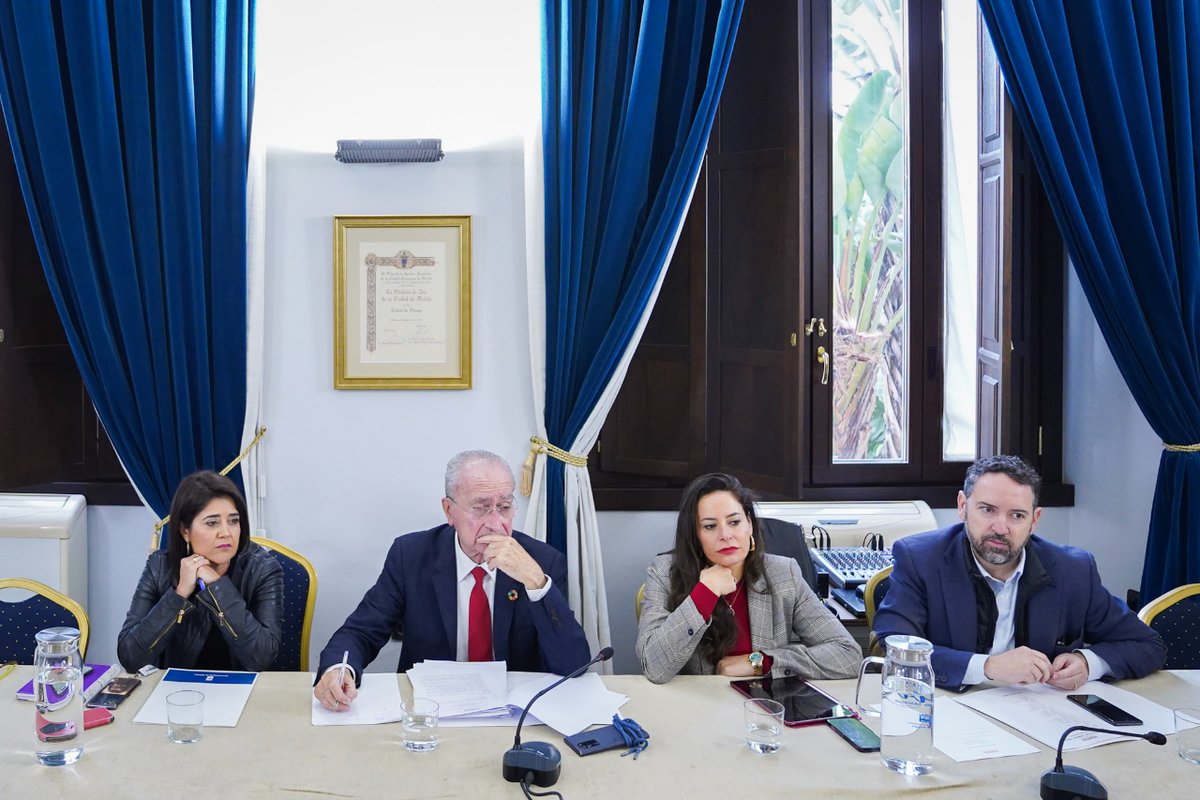 ESESAIMF's tweet photo. ESESA ha formado un consejo asesor formado por: Alicia Izquierdo (presidenta), @francisalas, @JCMaldonadoEst, Sergio Corral (vicepresidente), @EzequielPremo, Miguel Ruiz (vicepresidente segundo), Miguel Ángel Romero y @BelenJurado.
#ESESA #ConsejoAsesor #Educación #Másteres https://t.co/P5NCcNybcj