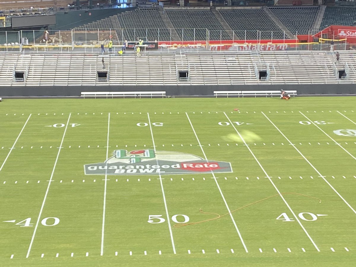 andyjshultz's tweet photo. Thank you @GuaranteedRate for your continued partnership and support as our title sponsor of the #GuaranteedRate @RateBowl played @ChaseField! @BowlSeason https://t.co/5eiWuYSh71