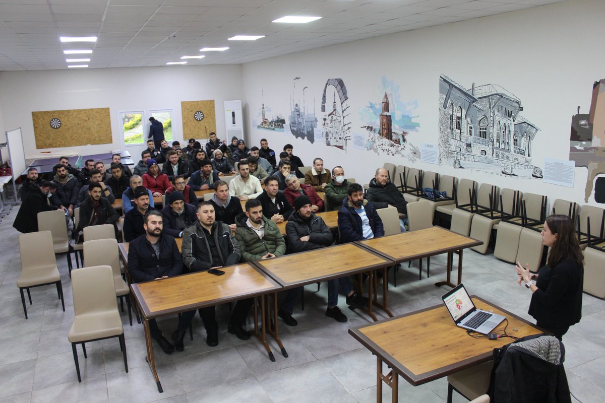 SakaryaKYGM's tweet photo. 📍Arif Nihat Asya Yurt Müdürlüğü

Uyuşturucu ile Mücadele Ulusal Strateji Belgesi Eylem Planı kapsamında Arif Nihat Asya Yurdu ve Ayşe Hümeyra Ökten Yurdu personeline yönelik "Bağımlılıklarla Mücadele Farkındalık Eğitimi" verilmiştir. https://t.co/YVYd55zxWz