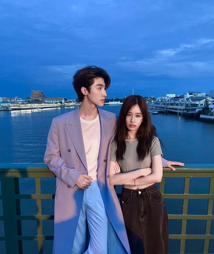 Nebobo2310's tweet photo. Same vibe ♾️these three should be on a series together asap
#janeeyeh
#dewjsu 
#bluepongtiwat 
#dewjane 
#bluejane https://t.co/5q96A04Jv3