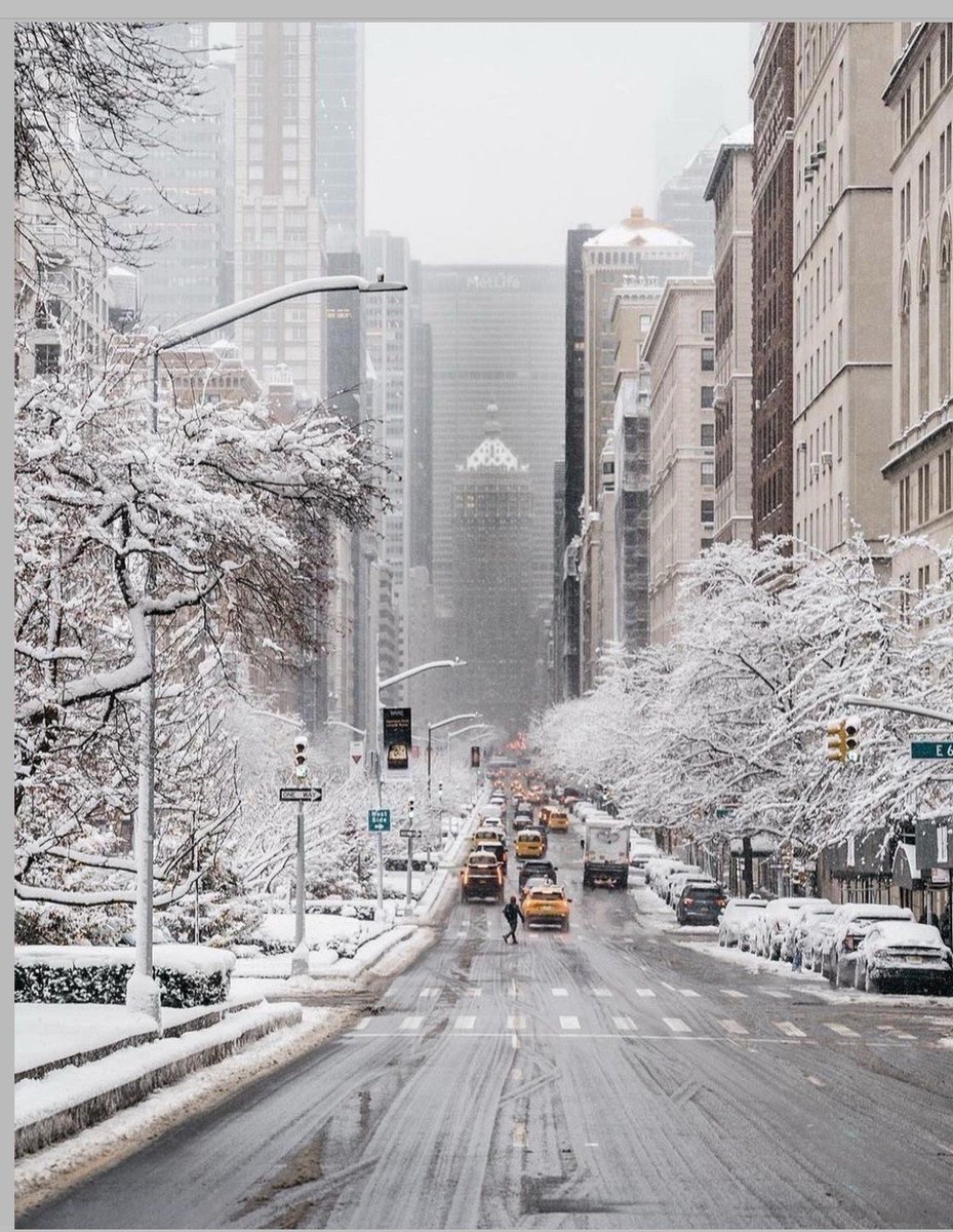 Dat6man's tweet photo. Winter in NY 😀 https://t.co/Ktuqtggm4E
