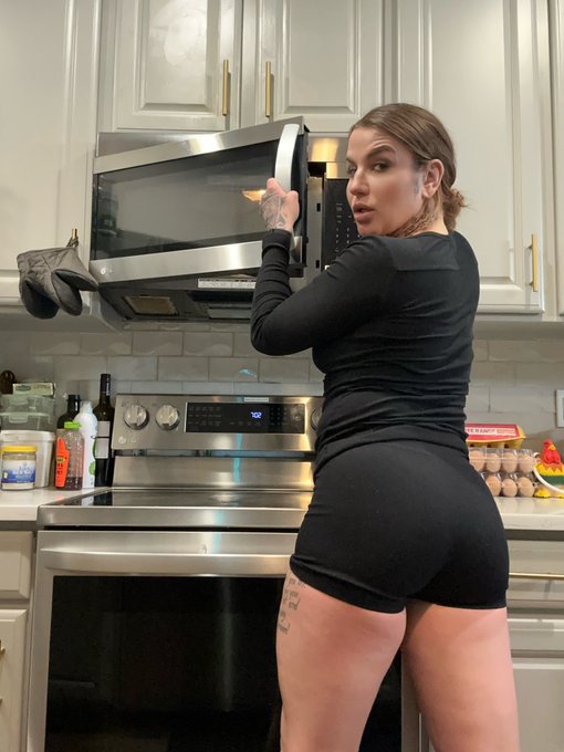 Who wants breakfast ?🧇   🔗🔝✨ https://t.co/4SCK2F4GcL<a href="/tag/retweet"class="tags"><span>#retweet</span></a>