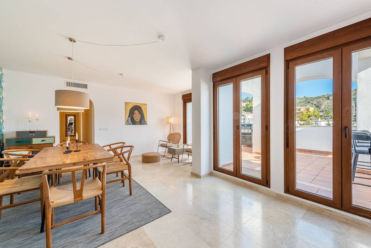 O_Estates's tweet photo. 𝐁𝐞𝐧𝐚𝐡𝐚𝐯𝐢𝐬 - 𝐄𝐱𝐜𝐞𝐩𝐭𝐢𝐨𝐧𝐚𝐥 𝟑 𝐁𝐞𝐝 𝟐 𝐁𝐚𝐭𝐡 𝐏𝐞𝐧𝐭𝐡𝐨𝐮𝐬𝐞 𝐰𝐢𝐭𝐡 𝟖𝟎𝐦𝟐 𝐭𝐞𝐫𝐫𝐚𝐜𝐞! €𝟑𝟕𝟓,𝟎𝟎𝟎 #Benahavis #Spain https://t.co/Yz2yJvgBWp