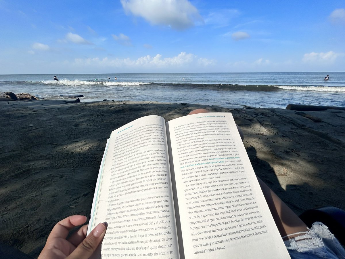 Tatibalvin's tweet photo. 2024 con salud para mi y todos. 

Urabá para crear, para admirar, transformar, apreciar, contemplar y disfrutar. 🕊️🏖️ Urabá que me pone a cantar: 🎶 yo componía alegre, pero ahora romántico🎼🎼🍃

#EnPresente #Antioquia #Urabá #mindfulness #AntioquiaEsMágica https://t.co/R9CHEnw3y8