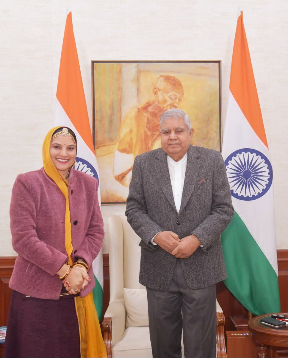 DrRumaDevi's tweet photo. माननीय उप- राष्ट्रपति श्री जगदीप जी धनखङ से दिल्ली में भेंट हुई।
आपकी सहृदयता ओर दिए सम्मान से अभिभूत हूँ।
@VPIndia @PMOIndia @Jitenkaa @rashtrapatibhvn https://t.co/JxfIs5ngYG