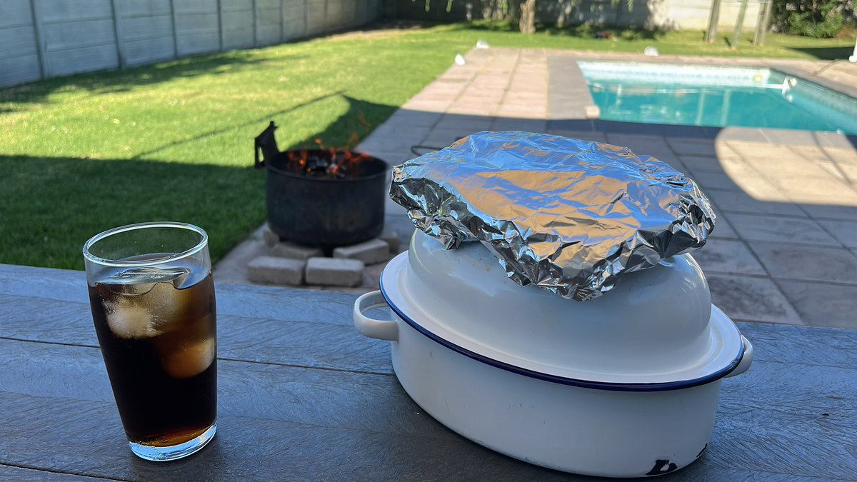 It’s time to take a break! Have a BBQ (Braai as we call it) and a relaxing sundowner! 10 Points if you guess what is in the casserole! #bbq #sundowning #braai