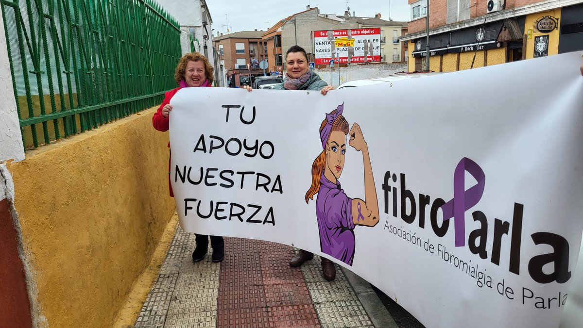 FibroParla's tweet photo. Queremos dar las gracias a IvΓ‘n de Visual Dreams y a Ana por habernos regalado esta pancarta para Carnaval
No dejamos de decirlo...#TuApoyoNuestraFuerza
Gracias
Gracias
#visualdreams #Parla #fibromialgia https://t.co/ro4FT9BrPn