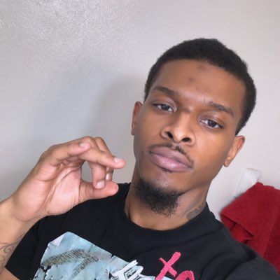 lababyron tweet picture