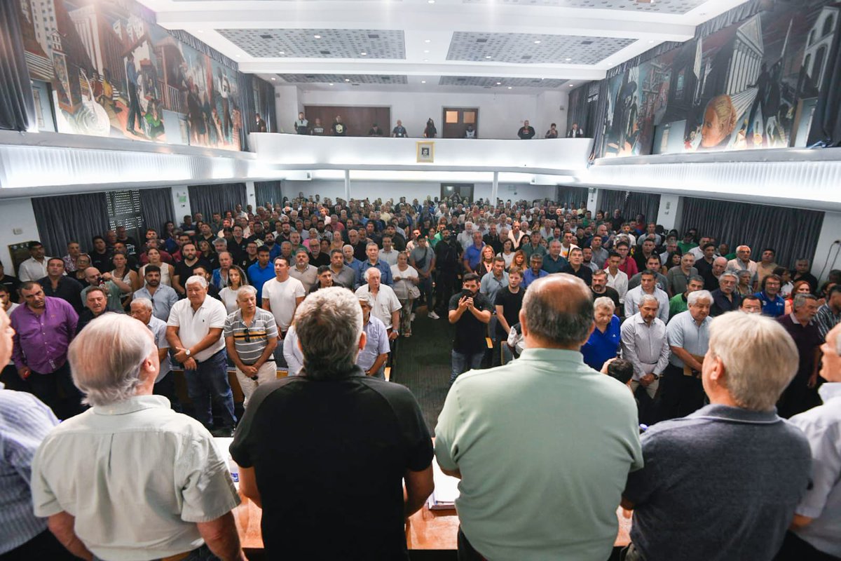hectordaer's tweet photo. Desde la casa de todxs lxs trabajadorxs, la CGT,  iniciamos el Plenario de Regionales con compañerxs de las delegaciones de todo el país. Siempre unidxs para tomar las decisiones necesarias para seguir defendiendo a todxs lxs trabajadorxs de nuestra Argentina. https://t.co/crS31km6hv