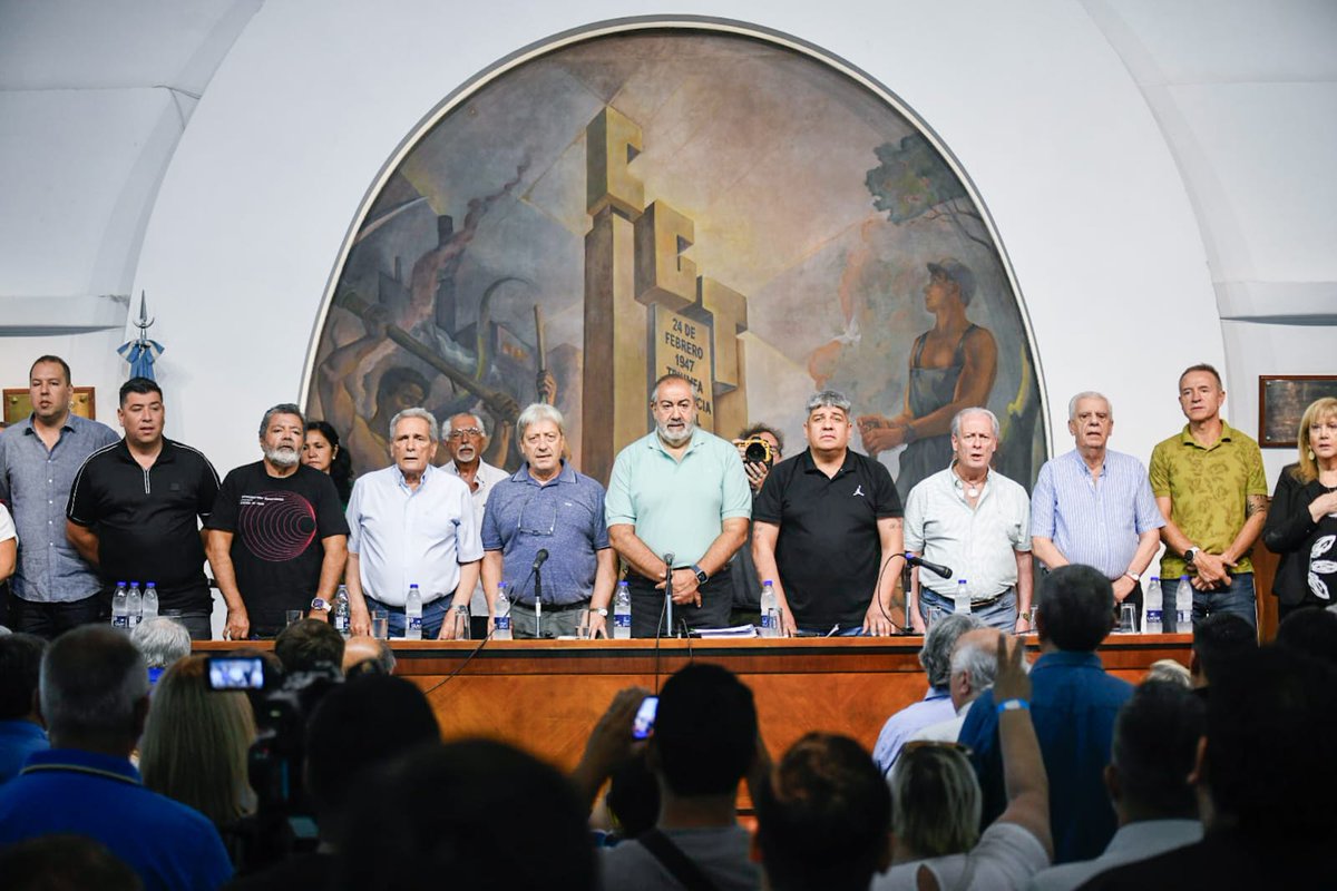 Desde la casa de todxs lxs trabajadorxs, la CGT,  iniciamos el Plenario de Regionales con compañerxs de las delegaciones de todo el país. Siempre unidxs para tomar las decisiones necesarias para seguir defendiendo a todxs lxs trabajadorxs de nuestra Argentina.