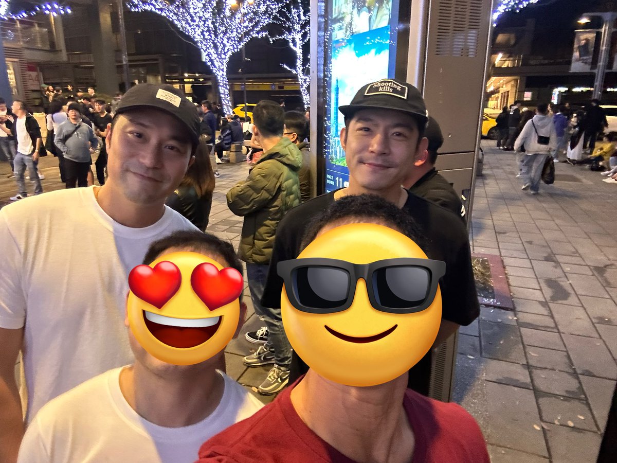 boringboisg's tweet photo. Most memorable part of my 2023 year end Taiwan trip was seeing 張孝全 n 王柏傑 (n 修杰楷 who wasn’t in the photo) in person! 😍😍😍 很帥!!! https://t.co/Rq0NnajaY9