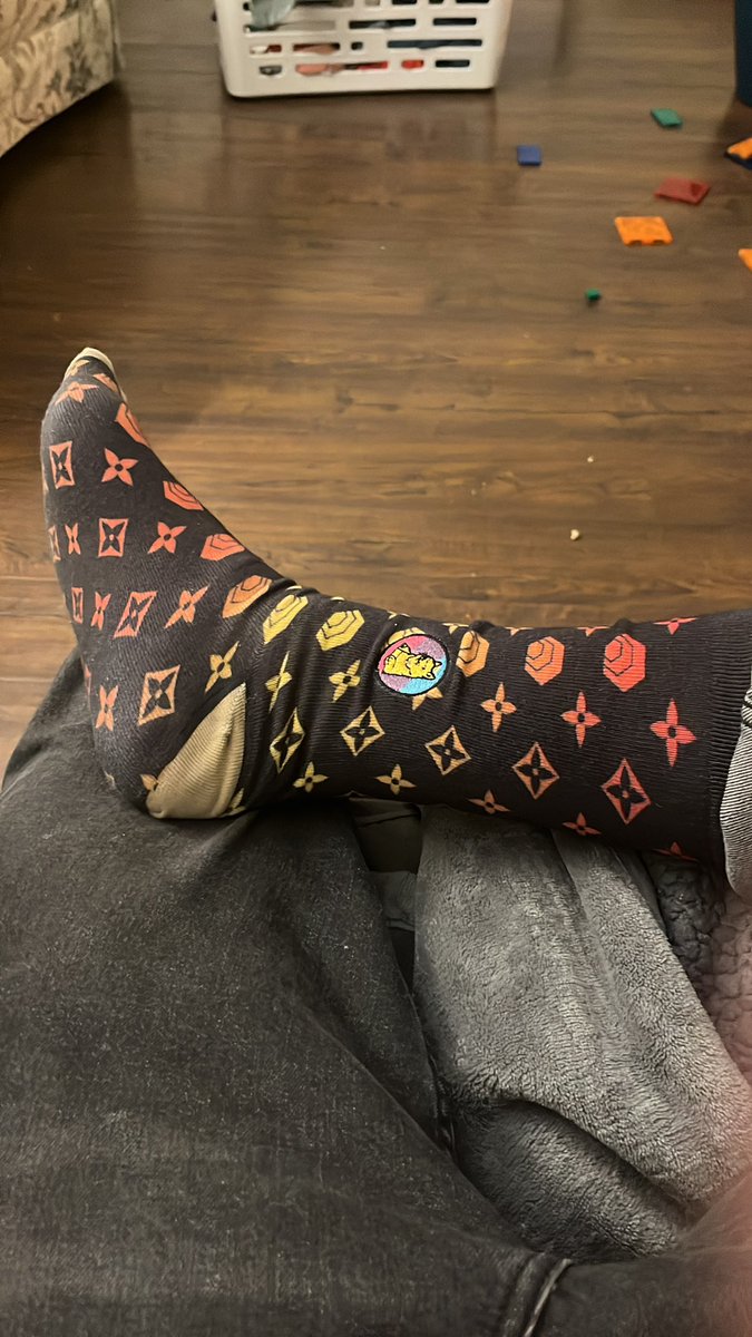 GtheSovereign's tweet photo. How the OG pulsicans will have their feet adorned whilst displaying Manas VR artwork. #iykyk #PLSDsocks https://t.co/sME6VDTMSu