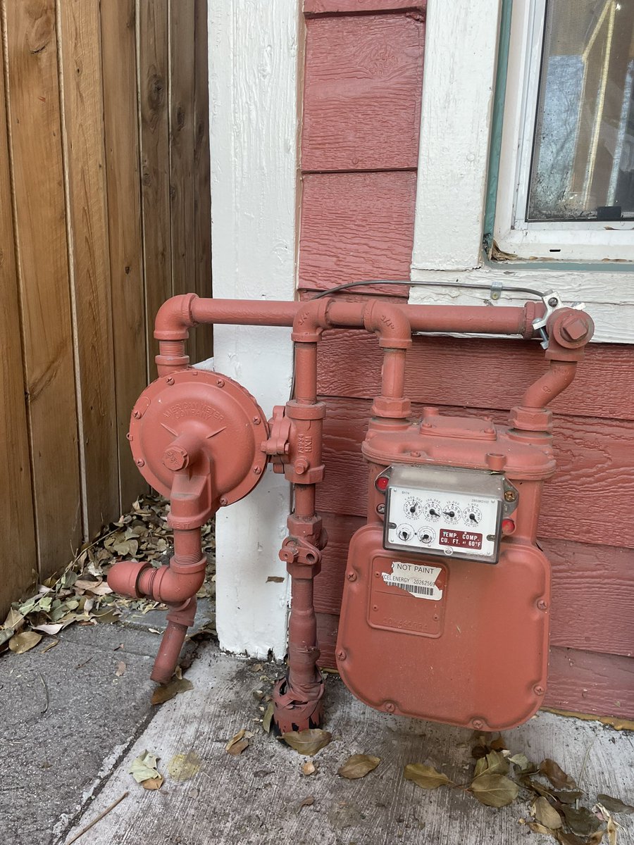 AnnaMcDevitt1's tweet photo. It’s a big day at my house! 🏡

Our gas water heater is being replaced with a heat pump water heater!

The installer just turned our gas off and is going to leave it off for good since we don’t have any other gas appliances in the house! 

It was a cute moment to watch. #BYEGAS https://t.co/Z01lTMmKAD