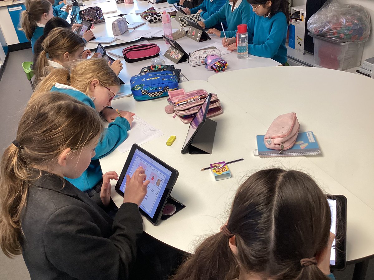 BGSICT's tweet photo. 5R @BedfordGirlsSch are exploring a @CommonSense lesson on Super Digital Citizen to discuss dealing with cyber bullying and making good choices online. #BGSYear5 @BGS_JuniorSch #BGSComputerScience #BGSPSHE https://t.co/GJBpDPo5WL