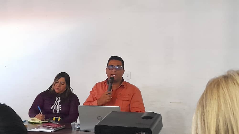 Alejandro_psuv2's tweet photo. Realizamos el primer directorio del año! Donde evaluamos los planes y proyectos de Boconó a corto, media y largo plazo! Seguimos sin descanso trabajando por un Boconó Bonito! https://t.co/1vq0NBry1L