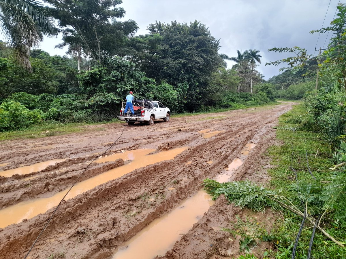 manuel_barzaga's tweet photo. Hasta intrincados lugares de la montaña lleva @ETECSA_Cuba las comunicaciones #EtecsaTeAcompaña #CubaPorLaTransformaciónDigital https://t.co/D3LpjobxlN