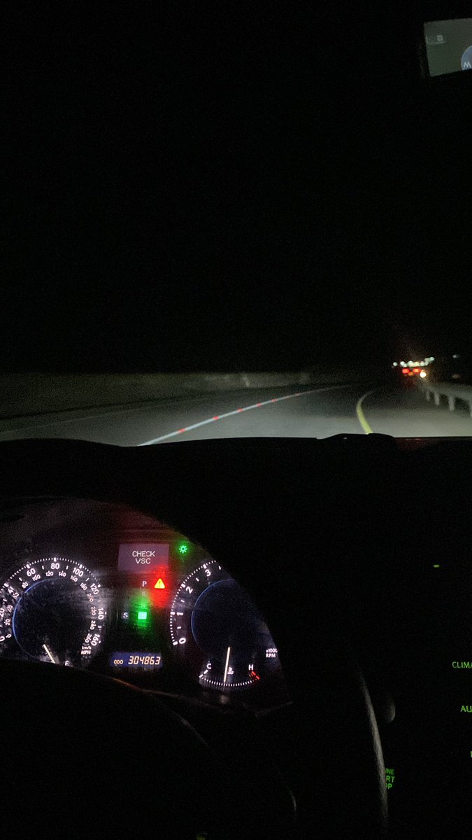 M18t2's tweet photo. من أسباب جمال خط الرستاق ظلمة طريقه🚶🏻‍♂️ https://t.co/EJ0PTXXjW5