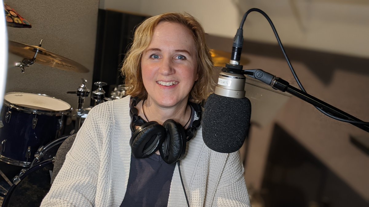 Oh, just me recording some of the audiobook for my debut #YA #fantasy #OnceAQueen, which releases Jan. 30 (!). And the award-winning @ShakiraShute narrates the rest--eep! Can't WAIT! 🥰 @penguinrandom @WaterBrookPress @JoyHarrisAgency