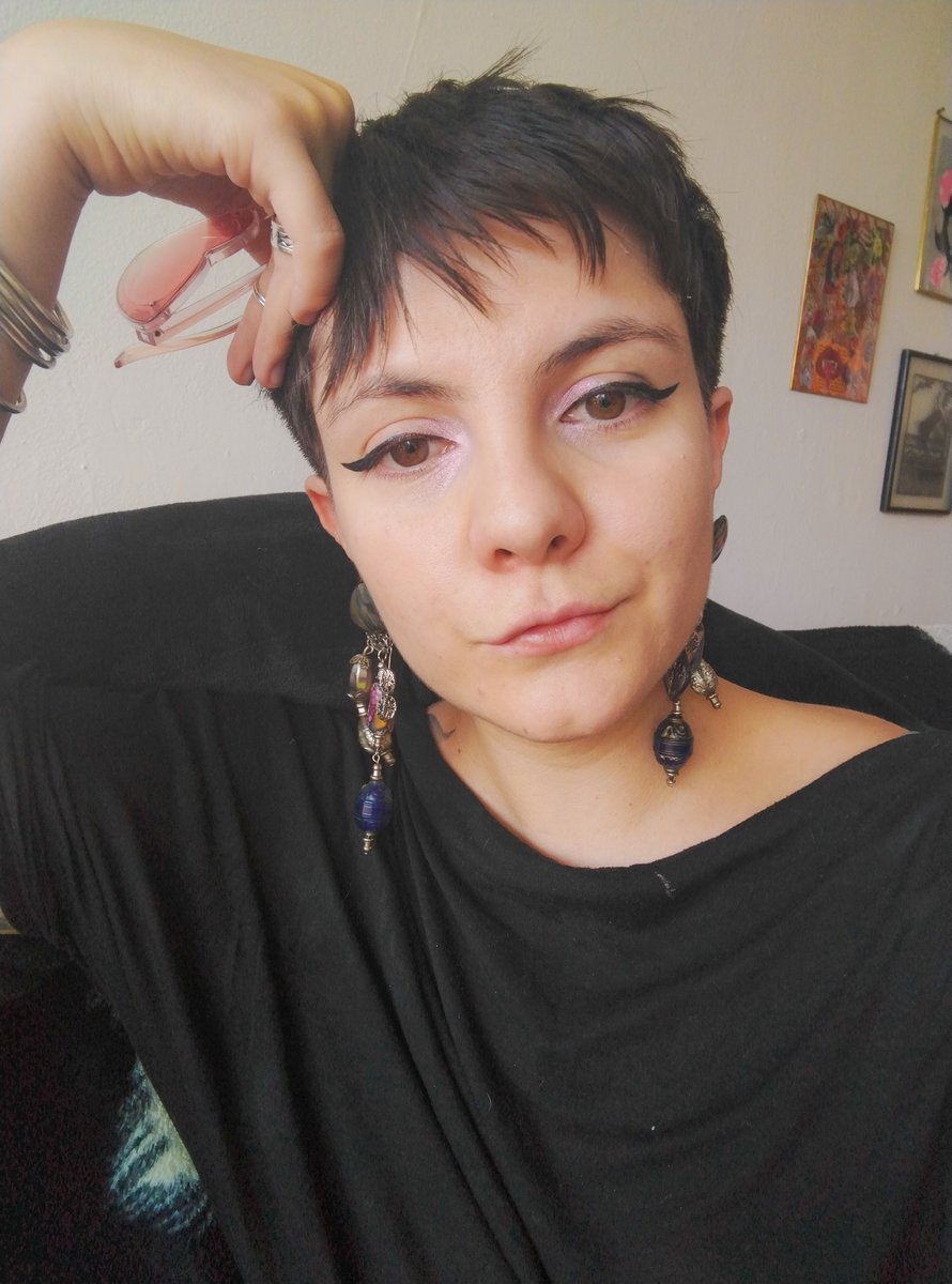 FuturaHouse's tweet photo. New story! 
"You or Dissociation as a Survival Tool in Pursuit of Finding a Mental Haven of Sanity and Companionship" 
by Dian Barberena-Jonas @d_barjon 

https://t.co/BmdPXG0hMf https://t.co/lPQNLTP7Gb