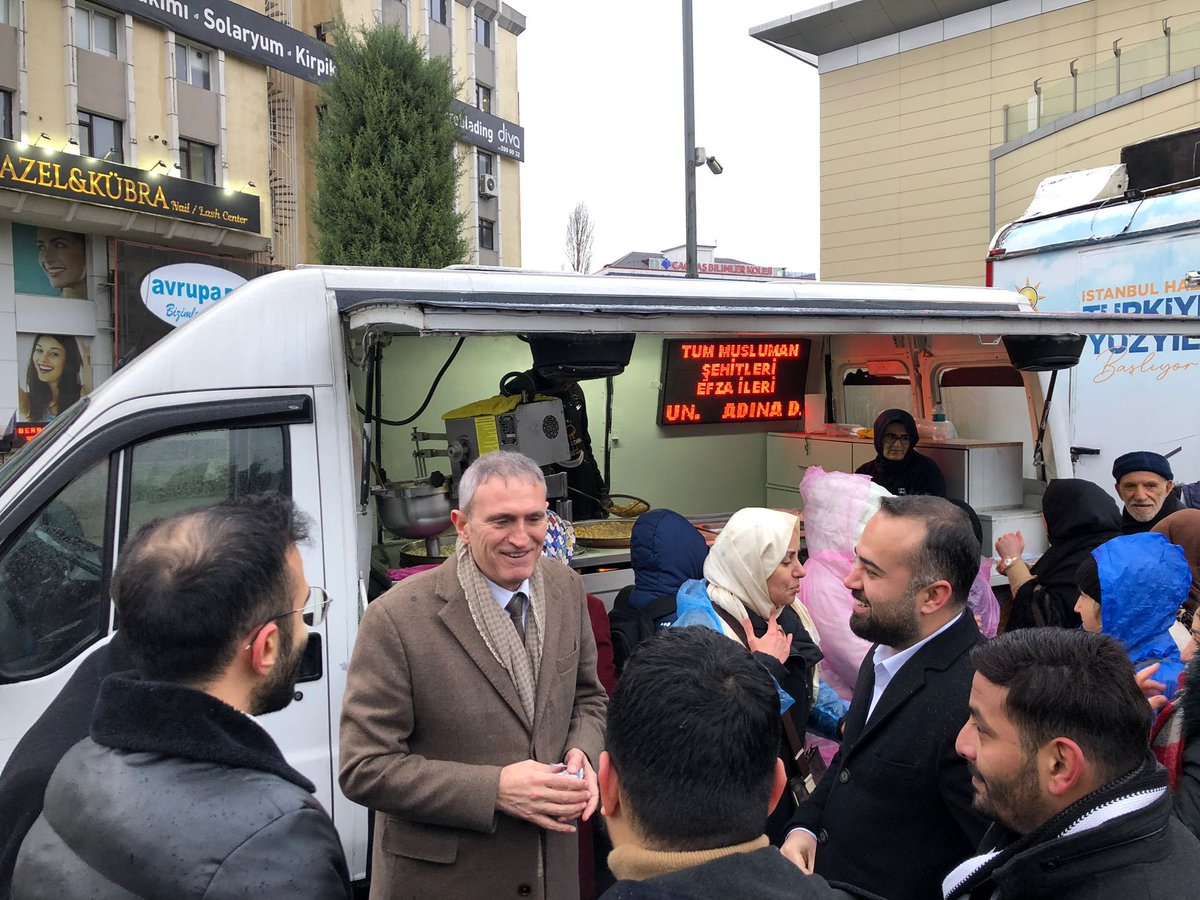 Kadın kolları Başkanımız Sn. Saliha K. Deniz öncülüğünde düzenlenen lokma ikramında İlçe Başkanımız Sn. Sami ŞAHİN, İlçe Gençlik Kolları Başkanımız Sn. Aykut Salik ARIKBUGA ve teşkilat mensuplarımız ile katılım sağladık. 3 ayların tüm islam alemine huzur getirmesini diliyorum.