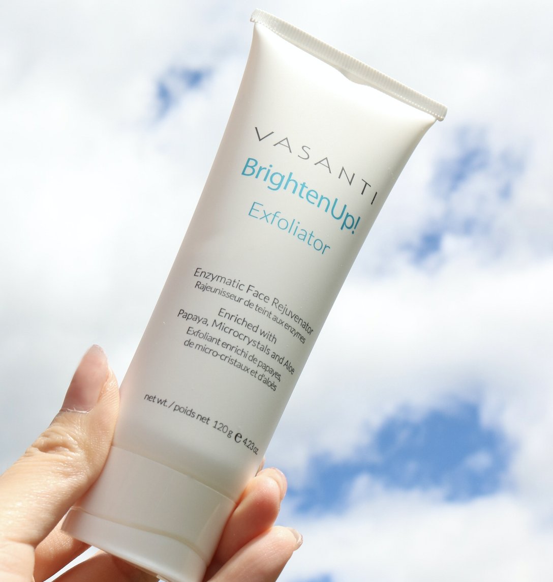 Meet our secret to radiant skin: Brighten Up Exfoliator! ✨⁠
⁠
This powerhouse combines the effectiveness of microdermabrasion with the gentleness of fruit enzymatic exfoliation for that instant glow-up! ✨ ⁠
⁠
l8r.it/R4r8