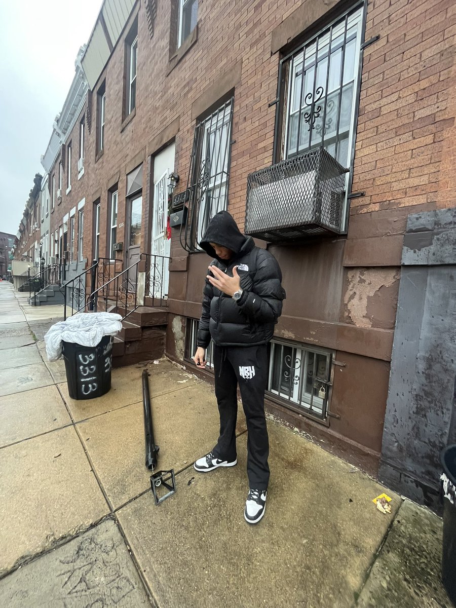 dscrr_'s tweet photo. go get sum $$$$$ https://t.co/lVbhhLbuXx