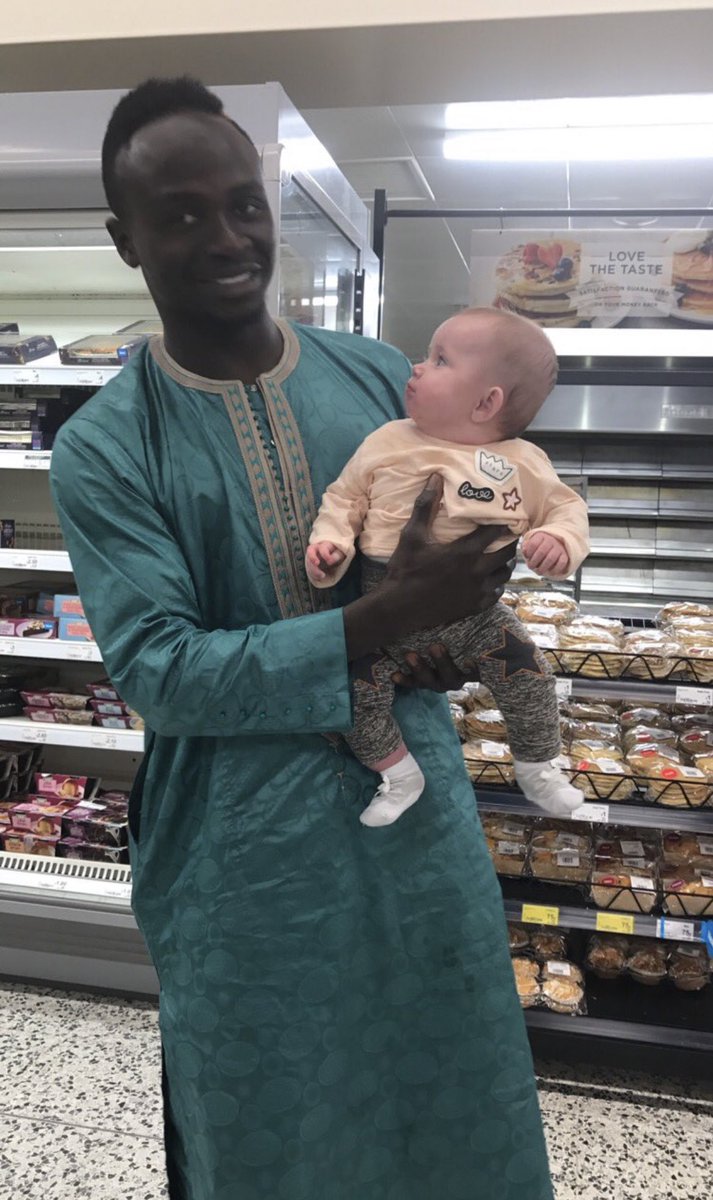 Sadio Mane and his wife shopping in 2016