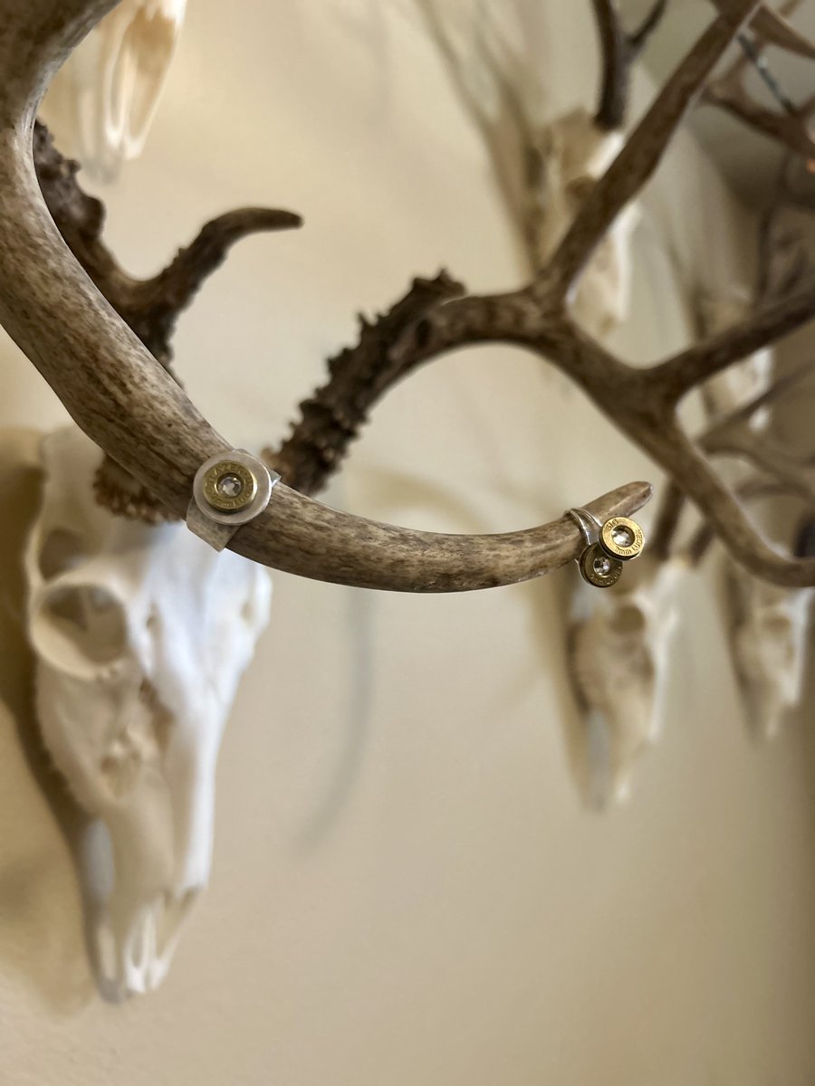 JessHill2017's tweet photo. Lately I’ve been LIVING in this jewelry by @prettyhunterusa!

Walking  the line between outdoorswoman and ballerina every day, I love a little sparkle and toughness in my style!

Check out the 9mm French Hook Earring and the 9mm Hammer Ring!

#prettyhunterusa #outdoorswoman https://t.co/YwP8YKhbH7