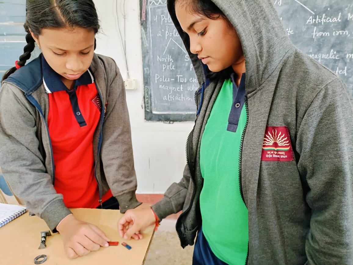 KV_Nuapada's tweet image. "Everything is theoretically impossible until it is done"
#FunWithMagnets
#Class6