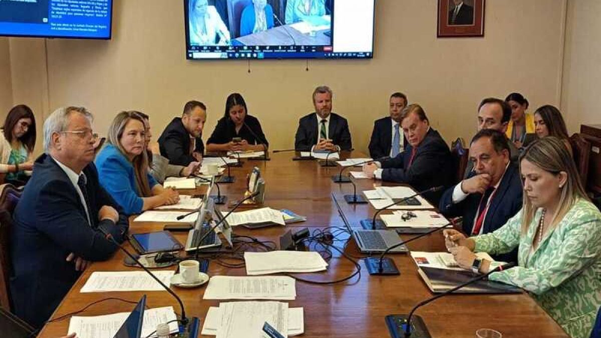 DefensorMayores's tweet photo. Etapa de indicaciones en PDL integral de  Personas Mayores!  Nuestra Alianza ha ingresado  37 propuestas y sus fundamentos, en materia de derechos e institucionalidad. Propiciamos mayor eficacia en protección y forma de asumir los nuevos desafíos.@Camara_cl https://t.co/xsCp0GVLgV