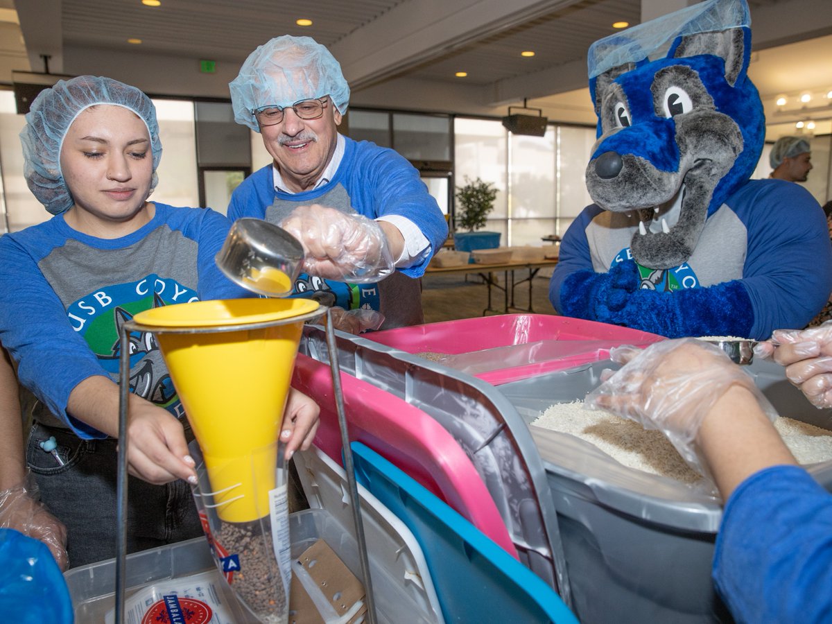CSUSBNews's tweet photo. Are you ready to make an Impact as a volunteer? 
.
Learn More: https://t.co/YBvniX2dA7 
.
.
.
#CoyoteCaresDay24 #HumanImpact #CoyotePride https://t.co/tM7rDW3D0n