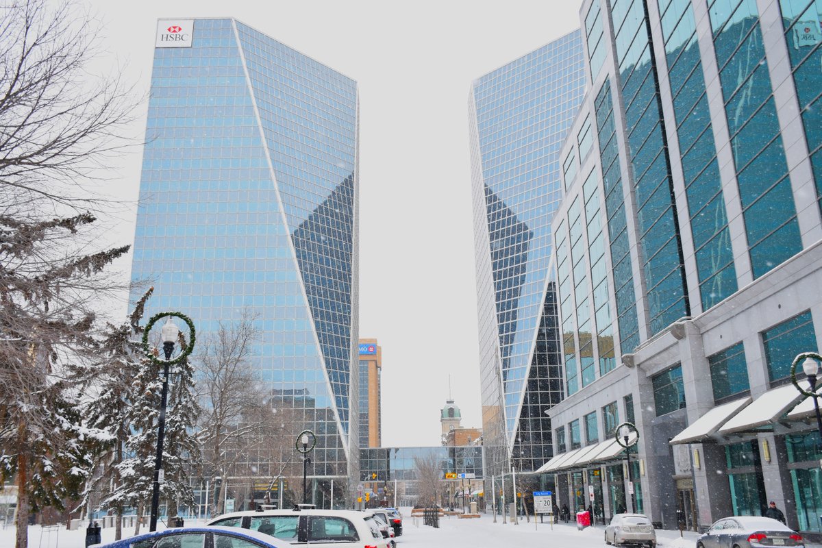 CityofRegina's tweet photo. The City offers warming spaces and services to those in need. A warming bus located in front of Carmichael Outreach will be available later this week.

To view all locations, visit https://t.co/BJB0D9Iorl or call the Mobile Crisis Regina Helpline at 306-757-0127. https://t.co/FlSEleFbkJ