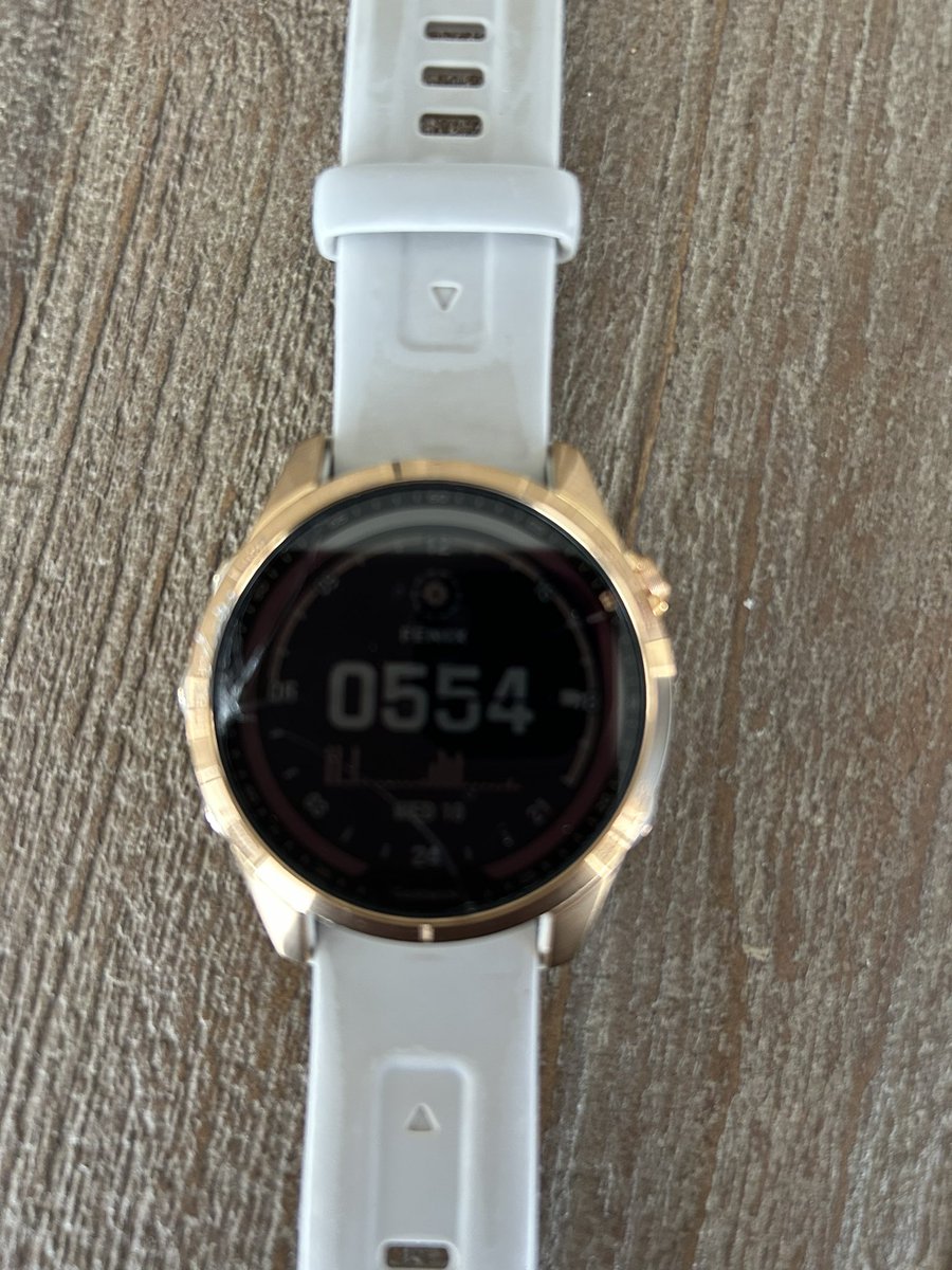 NewsladyAmy's tweet photo. @GarminSA Completely devastated! Got pushed into a stone wall this afternoon and the face of my precious watched cracked. Please advise on how to get it repaired ? 😭 https://t.co/xlZZF1flfZ