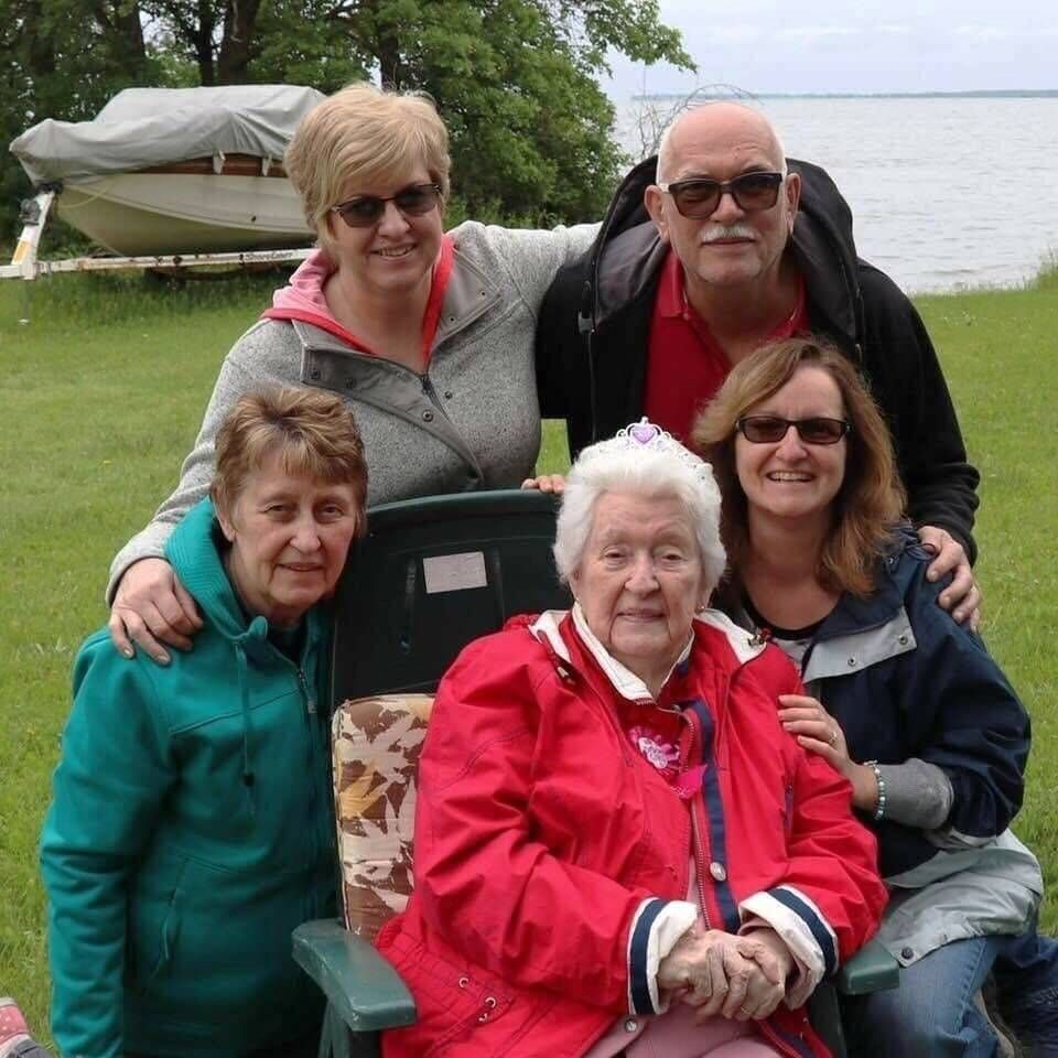 thebrandonsun's tweet photo. When Brenda Smith’s mother was diagnosed with dementia, she turned to the Alzheimer Society of Manitoba in Brandon for support. https://t.co/xYPxL0fAvL  #bdnmb https://t.co/DxNM3pVKv3