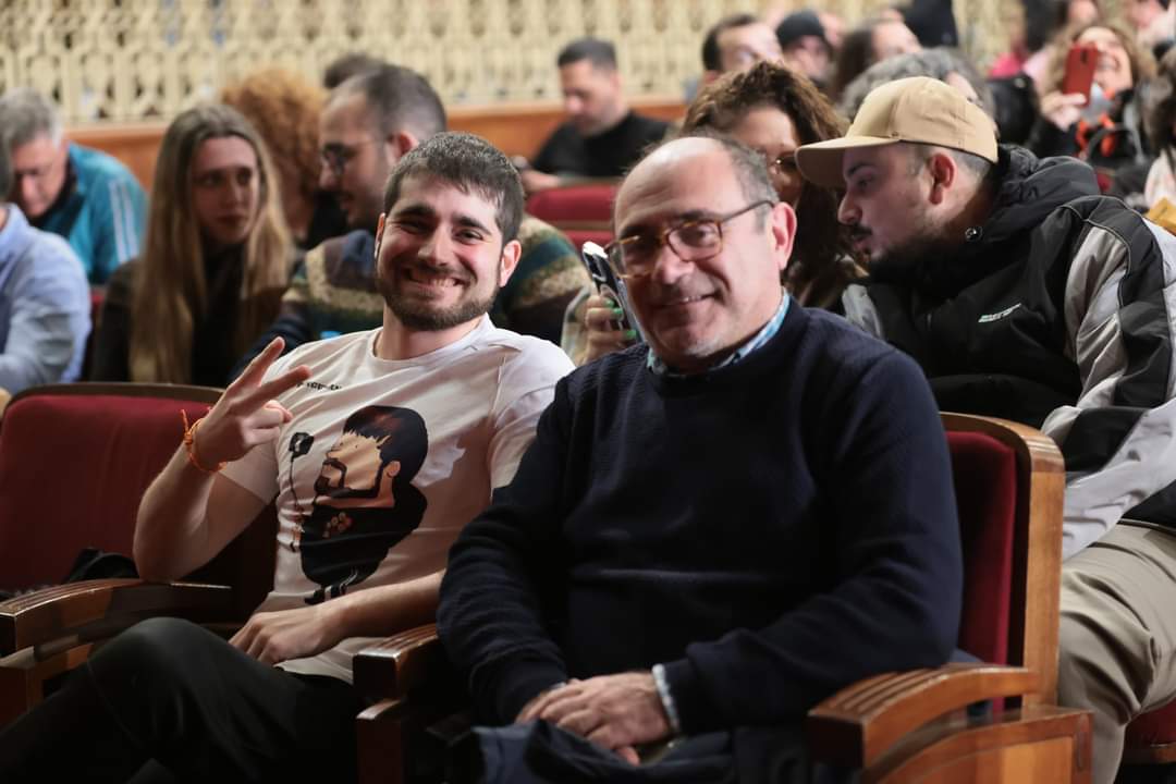vivacadiz's tweet photo. Anoche nos encontramos en el Falla al rey de las callejeras, el gran @pinguman_94, pero no os asustéis, que no cambia el teatro por la calle 🤣🥳 https://t.co/eeNq0mdQ7P