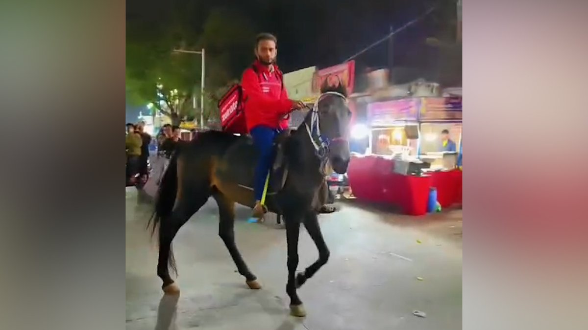 Indian food delivery driver has to ditch scooter for horse because of fuel shortages: 
apple.news/A0QFKEjVXS-Gw3…