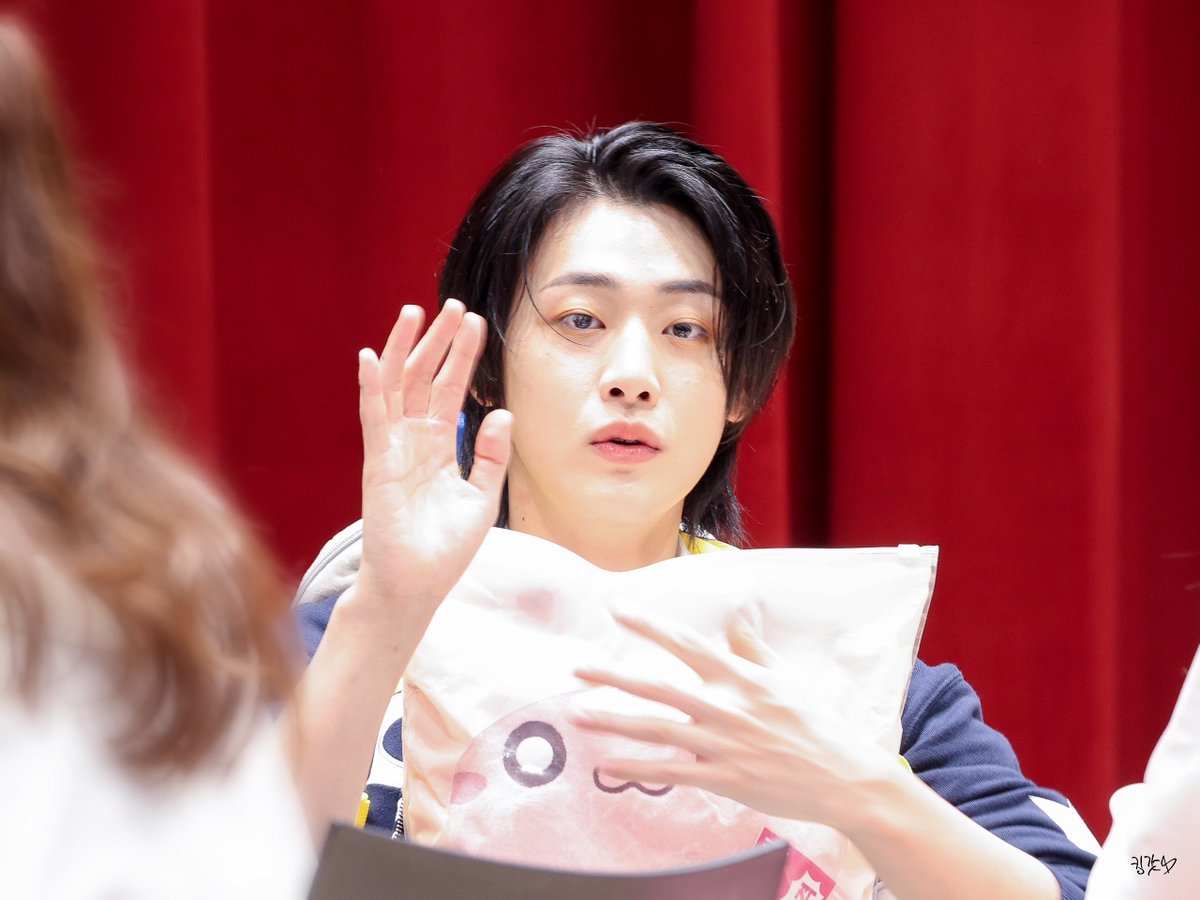 🎂 용하날 용하시 🎂

#위아이 #WEi #유용하 #YOOYONGHA 
#겨울에_태어난_뽀냥이_용하의_생일