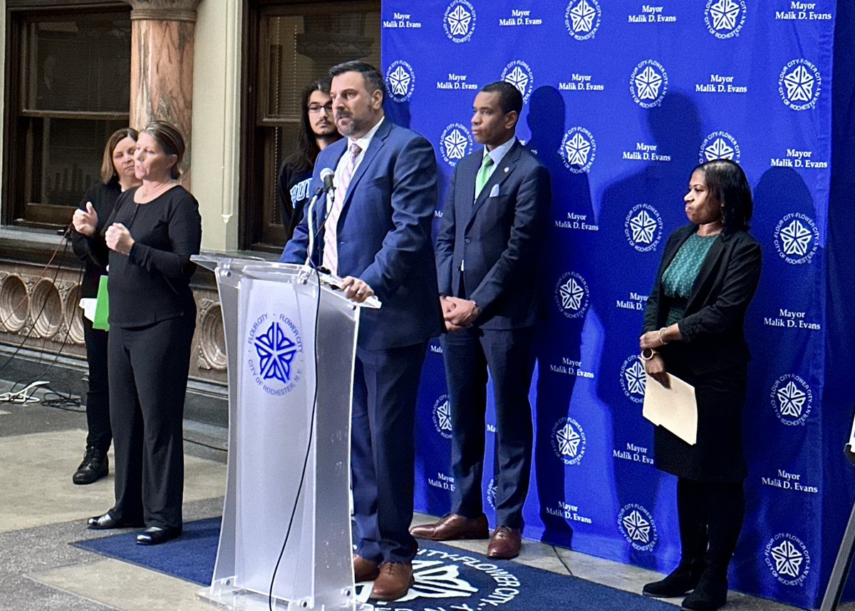RCSDNYS's tweet photo. "Going to college is the opportunity of a lifetime, and by going to college our students are opened up to a lifetime of possibilities " @drpeluso @fafsa #rochesterny #fafsafest https://t.co/FmZHihS8lf