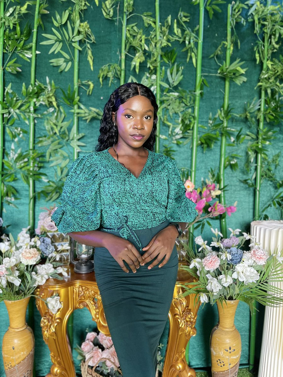 VOmuera's tweet photo. “That person is like a tree planted by streams of water, which yields its fruit in season and whose leaf does not wither— whatever they do prospers” Psalm 1:3 NIV

The smile in the third picture is how I want to be all through 2024💚 #2024 https://t.co/iBiCusJcII