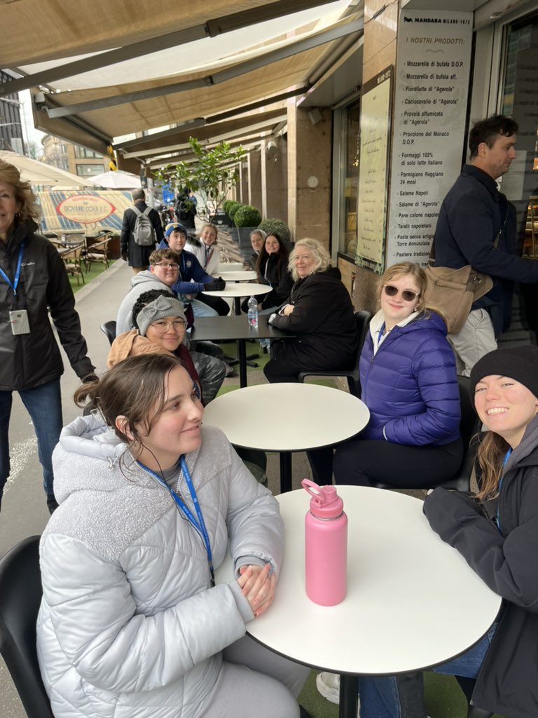 CoachWillems's tweet image. Milan 🇮🇹- a stunning tour of The Duomo, for which words do not suffice! Also, a walking tour paired with food tasting 🤤- a really nice (&amp;amp; warmer) day! #BestStudents #GoMVStangs #Milan