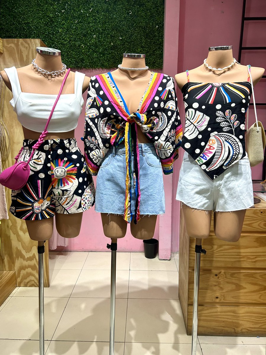 Primeira coleção do ano já chegou com essa estampa maravilhosa! ☀️❤️
.
. 
.
📱 (21) 99303-1363 
📍Estrada do portela, 188, loja 10, Madureira. 
📍 Rua Antonio Riedlinger Júnior, 200, Oswaldo Cruz
📦 Enviamos para todo o Brasil.